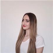 Ayant obtenu mon baccalauréat ainsi que ma licence en sciences, je suis à l'aise dans les matières générales